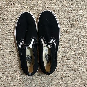 BLACK VANS